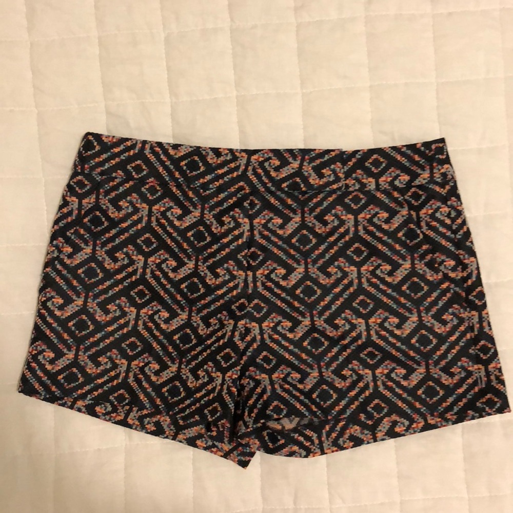 Printed navy shorts